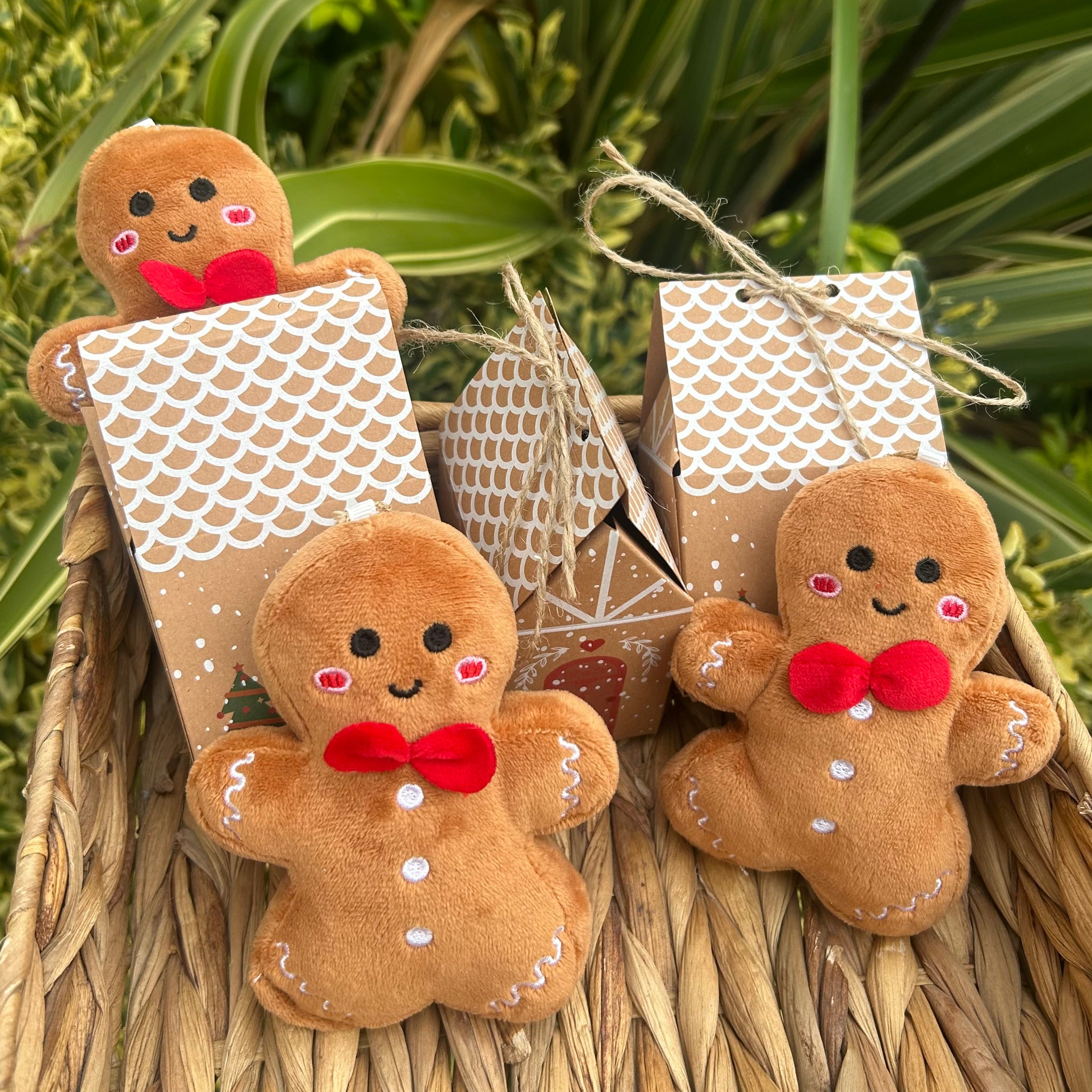 Mini hanging gingerbread decoration with gift box (not personalised)